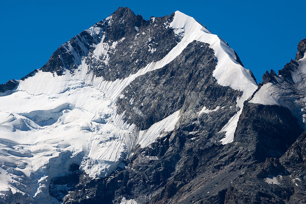 Engadin_Tag_2_03.jpg - Piz Bernina mit Biancograt