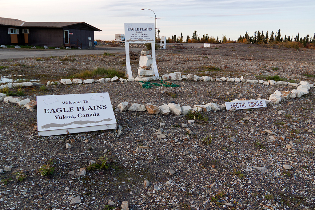 IMG_256.jpg - Eagle Plains, Yukon