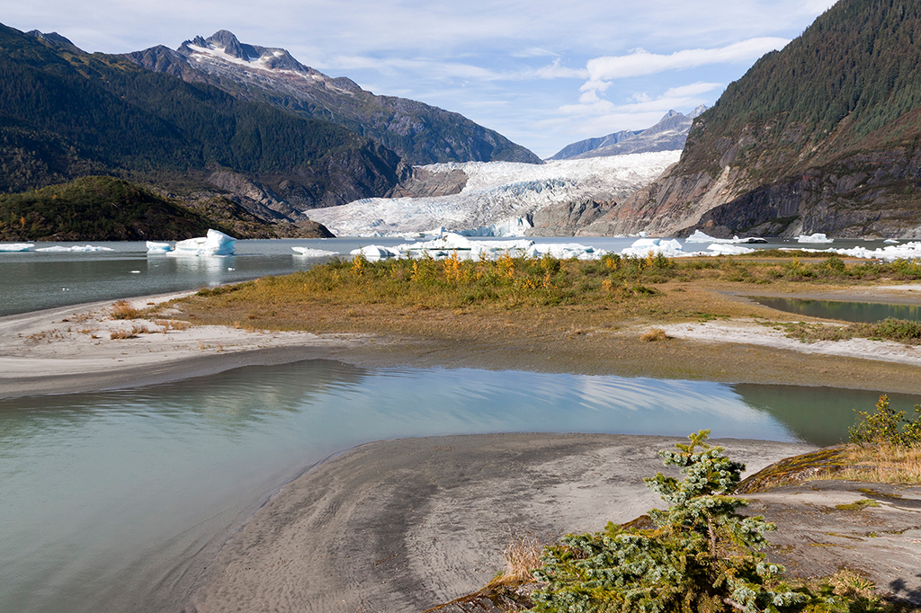 IMG_378.jpg - Mendenhall Glacier at Juneau